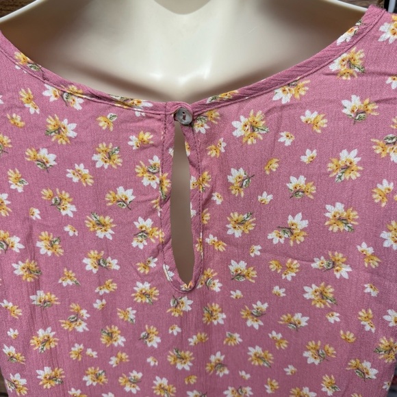 Pulse size small pleated babydoll style Floral Pink Women's Top - Picture 5 of 8